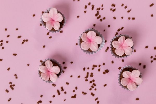 Docinhos decorados com flores de Pasta Milk